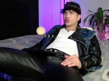 Lylebennett_ Chaturbate stream image from June 27, 2025