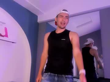 Axxelruizx Chaturbate stream image from June 27, 2025