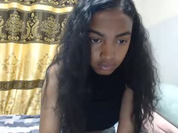 Wetlinha Chaturbate stream image from June 27, 2025