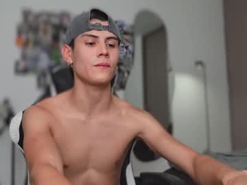 Hey_Cesard Chaturbate stream image from June 27, 2025