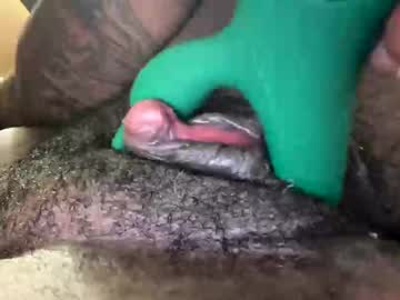 Skyargriswell Chaturbate stream image from June 27, 2025