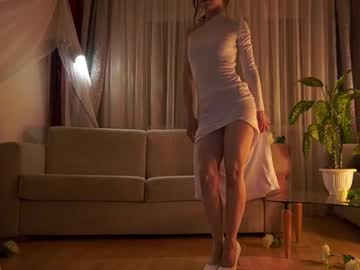 Elly_Fry Chaturbate stream image from June 27, 2025