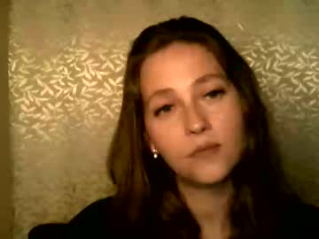 Lunafeather Chaturbate stream image from June 27, 2025