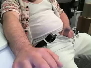 Hitme246813 Chaturbate stream image from June 27, 2025