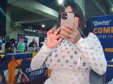 Briina100 Chaturbate stream image from June 27, 2025