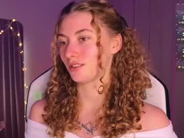 Lady_Curls Chaturbate stream image from June 28, 2025