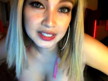 Queenofcucks32 Chaturbate stream image from June 28, 2025