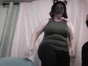 Shymomof2 Chaturbate stream image from June 28, 2025
