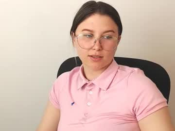 Lunvia Chaturbate stream image from June 28, 2025