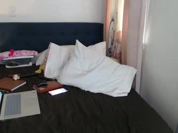 Geishapaige Chaturbate stream image from June 28, 2025