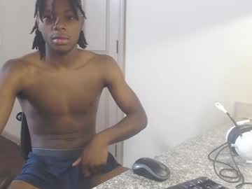 Leomalonee Chaturbate stream image from June 28, 2025