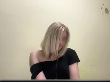 Blondie_Xoxoxo Chaturbate stream image from June 28, 2025
