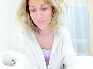 Mona_Cruz Chaturbate stream image from June 28, 2025
