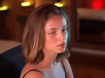 Raisadoll Chaturbate stream image from June 28, 2025