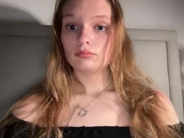Kezmi Chaturbate stream image from June 29, 2025