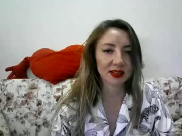 Elvinasweet Chaturbate stream image from June 29, 2025