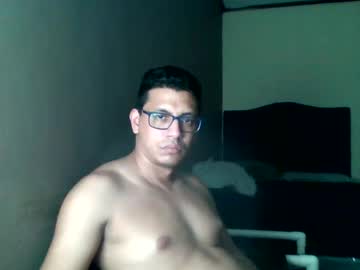 Damnsexy0102 Chaturbate stream image from June 29, 2025