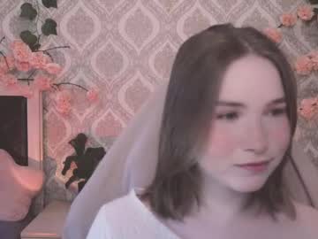 Linalyy Chaturbate stream image from June 29, 2025