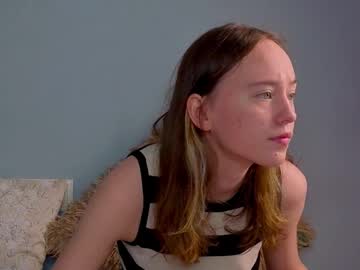 Erlineberkshire Chaturbate stream image from June 29, 2025