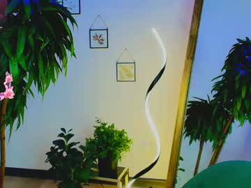 Evacadooo Chaturbate stream image from June 29, 2025