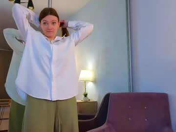 Karengren Chaturbate stream image from June 29, 2025