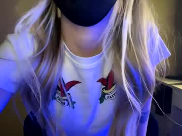 Petitegirl777 Chaturbate stream image from June 29, 2025