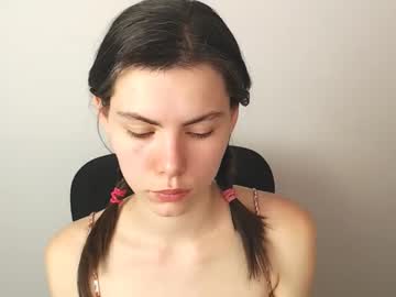 Ameliereve stream image from June 29, 2025