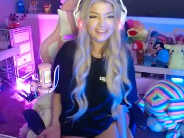Britneyskylarx Chaturbate stream image from June 29, 2025