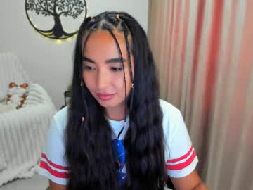 Worldofkim Chaturbate stream image from June 29, 2025
