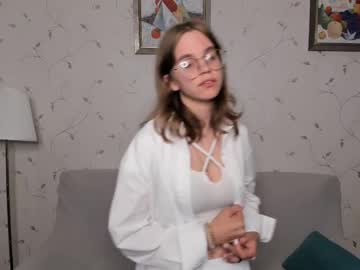 Cutefluffy Chaturbate stream image from June 29, 2025