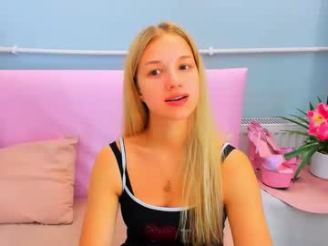 Evettegold Chaturbate stream image from June 29, 2025