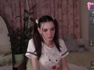 Moore_Alice Chaturbate stream image from June 29, 2025