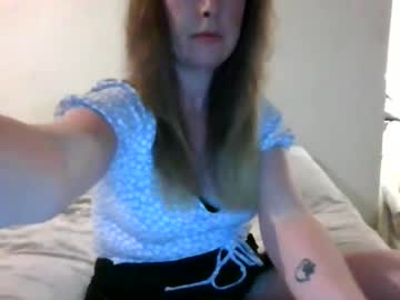 Xoxoemilyxoxo Chaturbate stream image from June 29, 2025