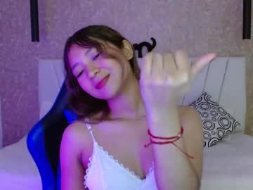 Little_Annee Chaturbate stream image from June 30, 2025
