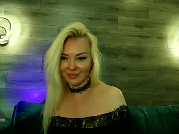 Vyxen1 Chaturbate stream image from June 30, 2025
