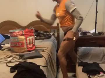 Annaleecross Chaturbate stream image from June 30, 2025