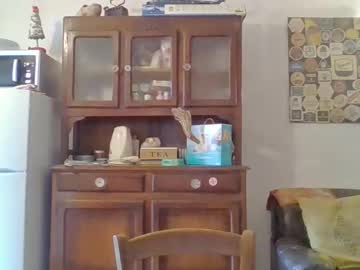 22esserre Chaturbate stream image from June 30, 2025