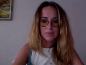 Olyra11 Chaturbate stream image from June 30, 2025