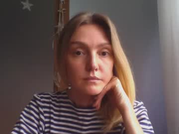Elyrasnarl Chaturbate stream image from June 30, 2025