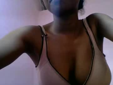 Juliebb80 Chaturbate stream image from June 30, 2025