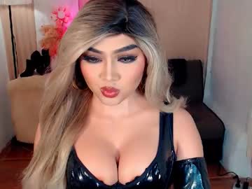 Luxsasha Chaturbate stream image from June 30, 2025