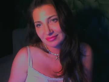 Lunisse Chaturbate stream image from June 30, 2025