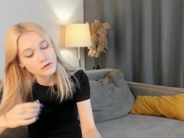 Felicecoomer Chaturbate stream image from June 30, 2025