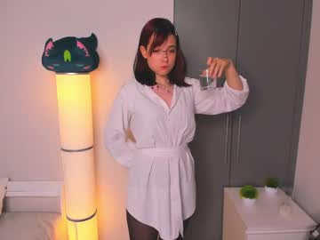 Honeey_Beee Chaturbate stream image from June 30, 2025