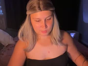 Heylissa Chaturbate stream image from June 30, 2025