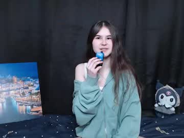 Little_Owlx Chaturbate stream image from June 30, 2025