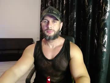 Hotterlrg Chaturbate stream image from July 01, 2025
