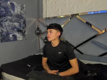 Nicolarossii Chaturbate stream image from July 01, 2025
