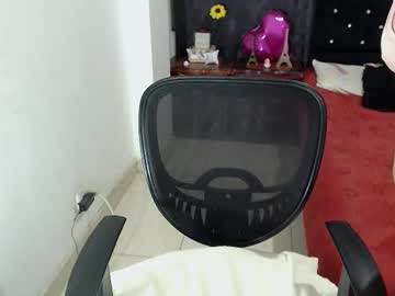 _Q_U_E_E_N_1_3_ Chaturbate stream image from July 01, 2025