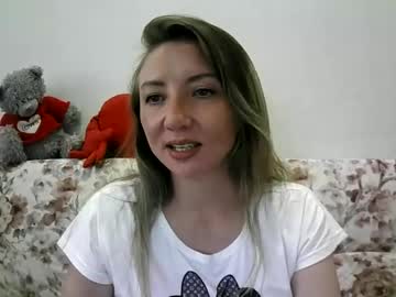 Elvinasweet Chaturbate stream image from July 01, 2025